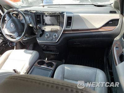 Zdjęcie 8 z 15 samochodu: 2018 TOYOTA SIENNA XLE VIN:5TDDZ3DC3JS192168 - miniatura