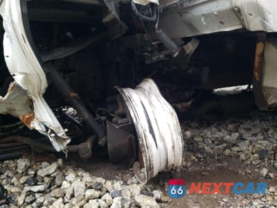 Zdjęcie 12 z 13 samochodu: 2016 ISUZU NPR HD VIN:54DC4W1B7GS813558 - miniatura