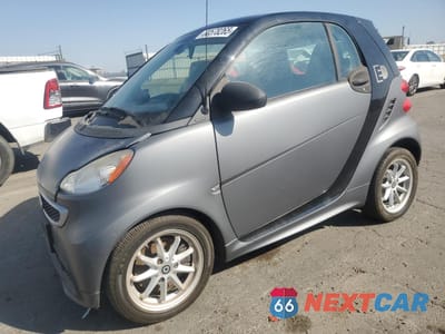 2016 SMART FORTWO WMEEJ9AA7GK845619 - główne zdjęcie licytacji z USA - miniatura
