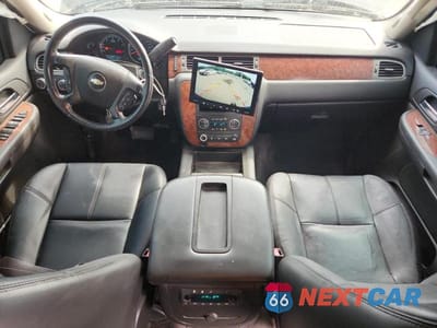 Zdjęcie 8 z 12 samochodu: 2008 CHEVROLET SUBURBAN K1500 LS VIN:1GNFK16368R245640 - miniatura