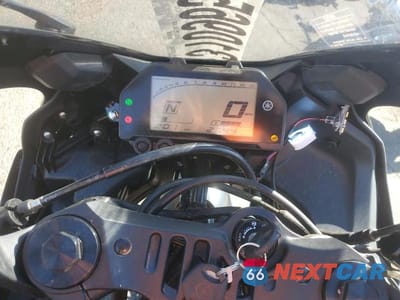 Zdjęcie 7 z 9 samochodu: 2021 YAMAHA YZFR3 A VIN:MH3RH18Y9MK007296 - miniatura