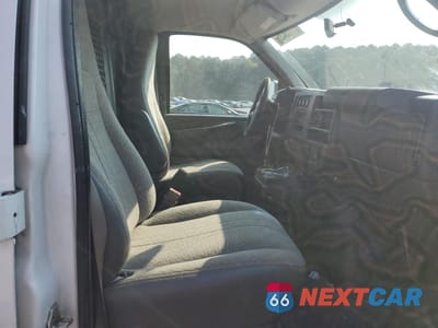 Zdjęcie 11 z 14 samochodu: 2015 GMC SAVANA G2500 VIN:1GTW7GCF5F1114027 - miniatura