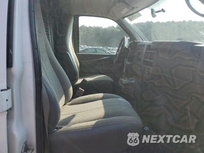 Zdjęcie 11 z 14 samochodu: 2015 GMC SAVANA G2500 VIN:1GTW7GCF5F1114027 - miniatura