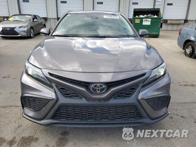 Piąte zdjęcie samochodu w środku: 2023 TOYOTA CAMRY SE NIGHT SHADE VIN:4T1G11AK4PU758004 - miniatura