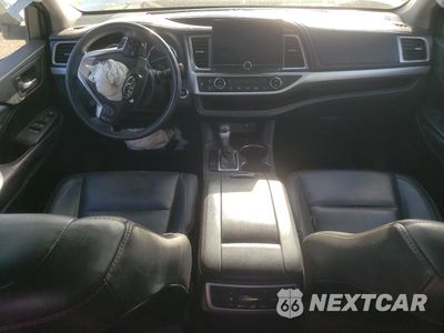 Zdjęcie 8 z 15 samochodu: 2016 TOYOTA HIGHLANDER XLE VIN:5TDJKRFH7GS318656 - miniatura