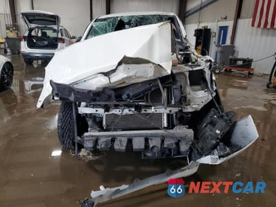 Piąte zdjęcie samochodu w środku: 2021 TOYOTA TACOMA TRD OFF-ROAD VIN:3TMCZ5AN3MM439030 - miniatura