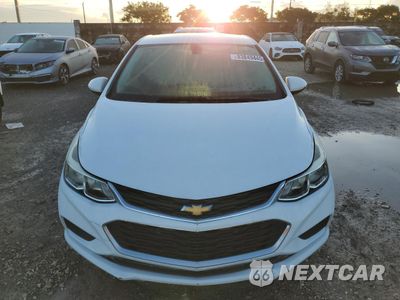 Piąte zdjęcie samochodu w środku: 2018 CHEVROLET CRUZE LS VIN:1G1BC5SM3J7226600 - miniatura