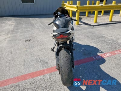 Czwarte zdjęcie samochodu z boku: 2024 KAWASAKI ZX1002 M VIN:JKBZXVM17RA007298 - miniatura