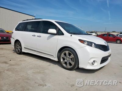 Czwarte zdjęcie samochodu z boku: 2014 TOYOTA SIENNA SPORT VIN:5TDXK3DC2ES511454 - miniatura