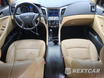 Zdjęcie 8 z 14 samochodu: 2013 HYUNDAI SONATA HYBRID VIN:KMHEC4A44DA067802 - miniatura