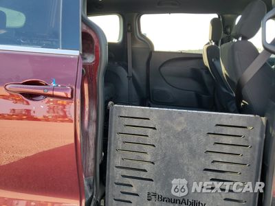 Zdjęcie 11 z 16 samochodu: 2022 CHRYSLER PACIFICA TOURING VIN:2C4RC1FG5NR165368 - miniatura