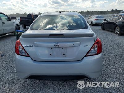 Zdjęcie 6 z 14 samochodu: 2017 NISSAN VERSA S VIN:3N1CN7AP6HL814951 - miniatura
