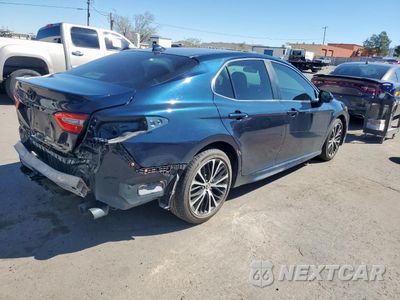 Trzecie zdjęcie samochodu z tyłu: 2020 TOYOTA CAMRY SE VIN:4T1G11AK3LU309679 - miniatura