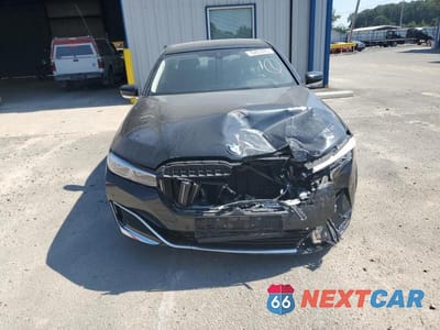 Piąte zdjęcie samochodu w środku: 2022 BMW 740 XI VIN:WBA7T4C0XNCH65571 - miniatura
