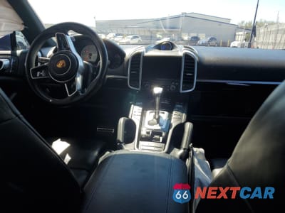 Zdjęcie 8 z 13 samochodu: 2018 PORSCHE CAYENNE S VIN:WP1AB2A21JLA60345 - miniatura