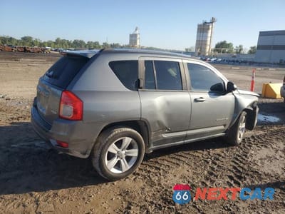 Trzecie zdjęcie samochodu z tyłu: 2012 JEEP COMPASS LATITUDE VIN:1C4NJCEA9CD652411 - miniatura