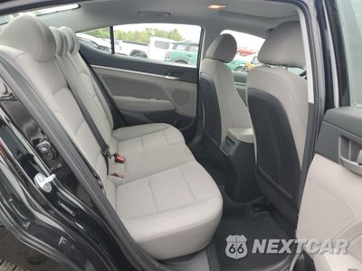 Zdjęcie 10 z 16 samochodu: 2019 HYUNDAI ELANTRA SEL VIN:5NPD84LFXKH447555 - miniatura