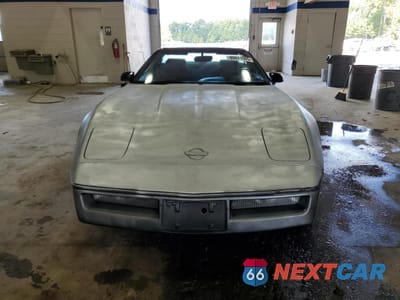 Piąte zdjęcie samochodu w środku: 1990 CHEVROLET CORVETTE VIN:1G1YY2388L5105569 - miniatura