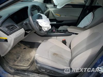 Zdjęcie 7 z 12 samochodu: 2017 HYUNDAI SONATA SPORT VIN:5NPE34AF5HH458591 - miniatura