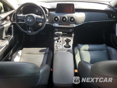 Zdjęcie 8 z 12 samochodu: 2018 KIA STINGER PREMIUM VIN:KNAE25LA9J6017120 - miniatura