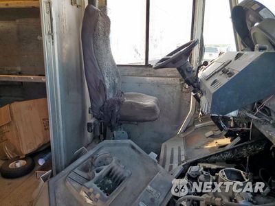 Zdjęcie 10 z 12 samochodu: 2005 WORKHORSE CUSTOM CHASSIS FORWARD CONTROL CHASSIS P4500 VIN:5B4KP42Y253402726 - miniatura