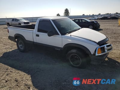 Czwarte zdjęcie samochodu z boku: 1996 CHEVROLET S TRUCK S10 VIN:1GCCS14X3TK142940 - miniatura