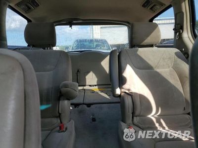 Zdjęcie 10 z 13 samochodu: 2004 TOYOTA SIENNA VIN:5TDZA23C44S204213 - miniatura
