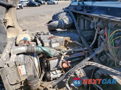 Zdjęcie 7 z 10 samochodu: 2006 VOLVO VN VNL VIN:4V4NC9GH96N398029 - miniatura