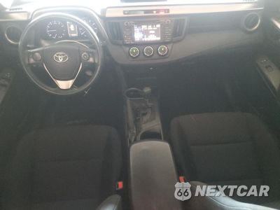 Zdjęcie 8 z 13 samochodu: 2017 TOYOTA RAV4 VIN:JTMZFREV6HJ111625 - miniatura