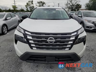 Piąte zdjęcie samochodu w środku: 2025 NISSAN ROGUE S VIN:5N1BT3AA9SC851865 - miniatura