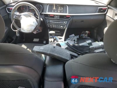 Zdjęcie 8 z 12 samochodu: 2019 KIA OPTIMA LX VIN:5XXGT4L33KG329120 - miniatura