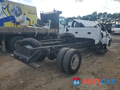 Czwarte zdjęcie samochodu z boku: 2021 FORD F650 SUPER DUTY VIN:1FDNF6AN4MDF08614 - miniatura