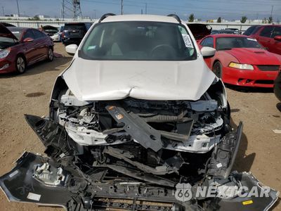 Piąte zdjęcie samochodu w środku: 2018 FORD ESCAPE SE VIN:1FMCU9GDXJUA50067 - miniatura