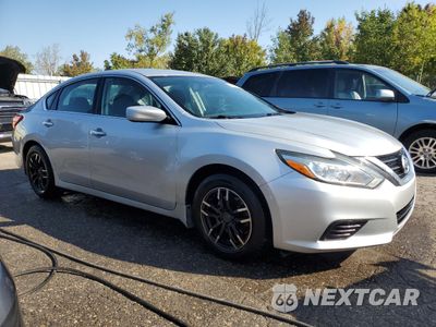 Czwarte zdjęcie samochodu z boku: 2017 NISSAN ALTIMA 2.5 VIN:1N4AL3AP2HC479093 - miniatura
