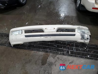 Zdjęcie 13 z 14 samochodu: 2005 LEXUS LX 470 VIN:JTJHT00W153549482 - miniatura
