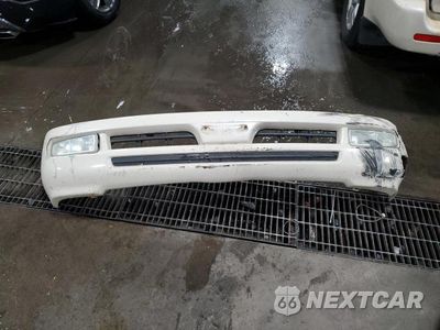 Zdjęcie 13 z 14 samochodu: 2005 LEXUS LX 470 VIN:JTJHT00W153549482 - miniatura