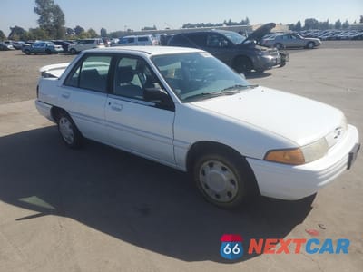 Czwarte zdjęcie samochodu z boku: 1996 FORD ESCORT LX VIN:3FASP13J6TR107918 - miniatura