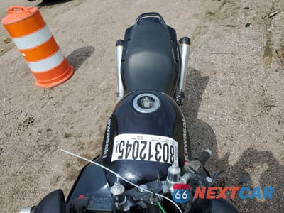 Piąte zdjęcie samochodu w środku: 2001 KAWASAKI ZX600 E VIN:JKAZX4E171B516805 - miniatura