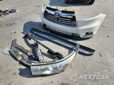Zdjęcie 13 z 16 samochodu: 2016 TOYOTA HIGHLANDER LIMITED VIN:5TDYKRFH5GS168822 - miniatura