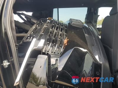 Zdjęcie 11 z 15 samochodu: 2024 CHEVROLET SUBURBAN K1500 LT VIN:1GNSKCKD4RR116483 - miniatura