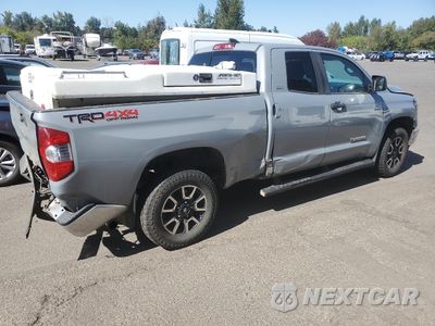 Trzecie zdjęcie samochodu z tyłu: 2021 TOYOTA TUNDRA DOUBLE CAB SR VIN:5TFUY5F11MX975336 - miniatura