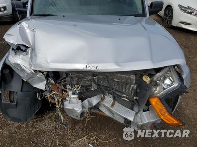 Zdjęcie 11 z 12 samochodu: 2007 JEEP COMMANDER VIN:1J8HG48P07C578690 - miniatura
