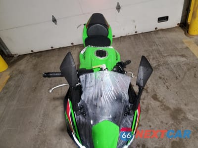 Piąte zdjęcie samochodu w środku: 2024 KAWASAKI EX650 P VIN:ML5EXEP13RDAB5751 - miniatura