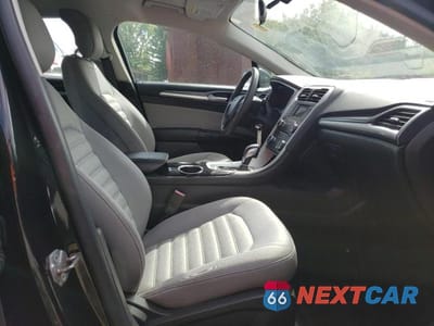 Piąte zdjęcie samochodu w środku: 2013 FORD FUSION S VIN:3FA6P0G77DR367000 - miniatura