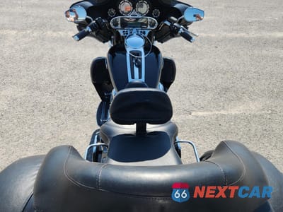 Zdjęcie 6 z 9 samochodu: 2013 HARLEY-DAVIDSON FLHTCUTG TRI GLIDE ULTRA CLASSIC VIN:1HD1MAM14DB853009 - miniatura