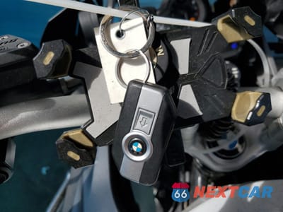 Zdjęcie 8 z 10 samochodu: 2016 BMW R1200 GS VIN:WB10A1106GZ189709 - miniatura