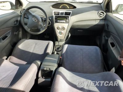 Zdjęcie 8 z 14 samochodu: 2008 TOYOTA YARIS VIN:JTDBT923781261496 - miniatura