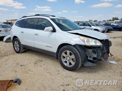Czwarte zdjęcie samochodu z boku: 2009 CHEVROLET TRAVERSE LT VIN:1GNER23D09S129077 - miniatura