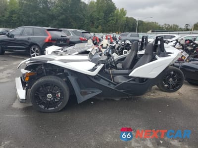 Trzecie zdjęcie samochodu z tyłu: 2019 POLARIS SLINGSHOT VIN:57XAASFA1K8134489 - miniatura
