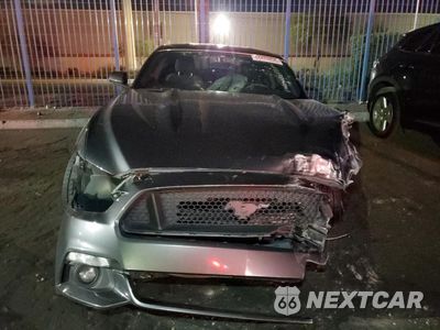 Piąte zdjęcie samochodu w środku: 2017 FORD MUSTANG VIN:1FA6P8TH1H5357228 - miniatura